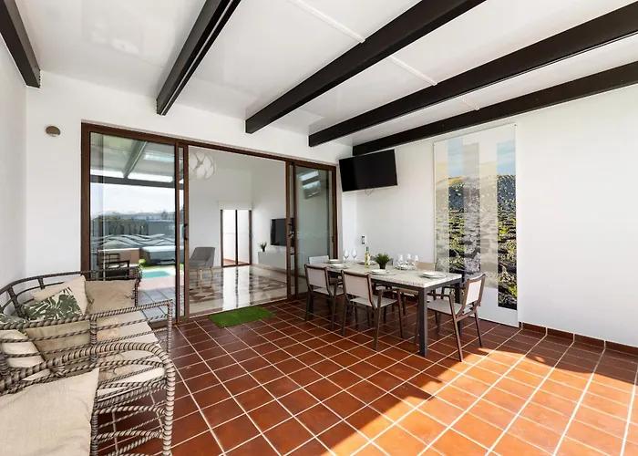 Villa Sea Breeze Jarea By Escape